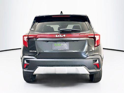 Fusion Black 2026 Kia Seltos LX