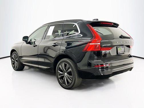 2022 Volvo XC60 B5 Momentum
