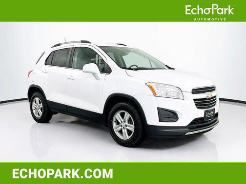 Summit White 2016 Chevrolet Trax LT