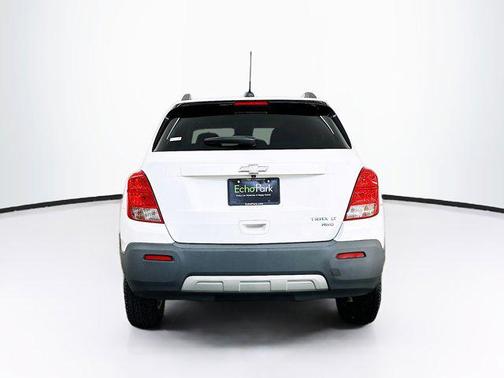 Summit White 2016 Chevrolet Trax LT