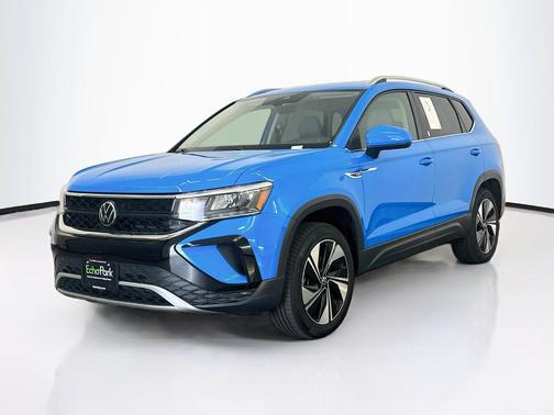 Cornflower Blue 2024 Volkswagen Taos 1.5T SE