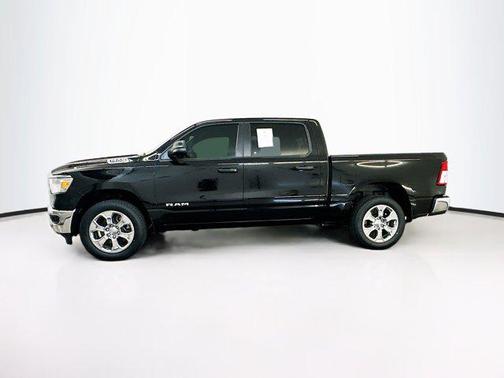 Diamond Black Crystal Pearlcoat 2024 RAM 1500 Big Horn/Lone Star