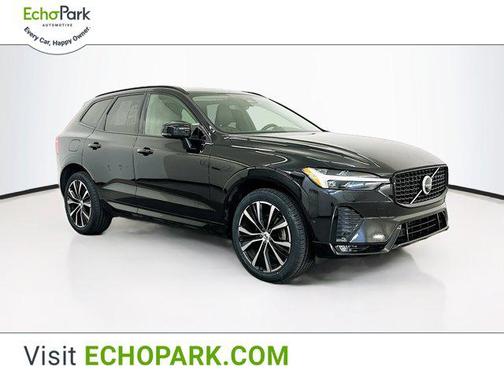 2023 Volvo XC60 B5 Plus Dark Theme