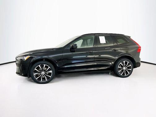 2023 Volvo XC60 B5 Plus Dark Theme