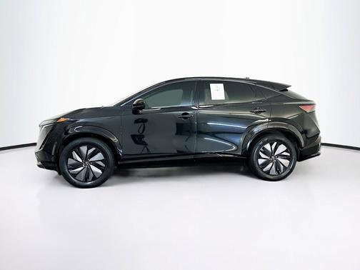 Black Diamond Pearl 2024 Nissan ARIYA ENGAGE