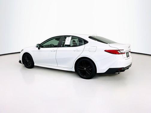 Ice Cap 2025 Toyota Camry SE