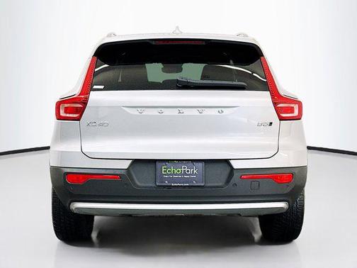 2025 Volvo XC40 B5 Plus Bright Theme