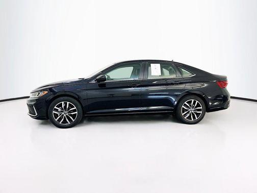 Deep Black Pearl 2025 Volkswagen Jetta 1.5T SE