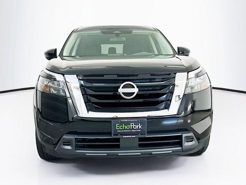 Super Black 2024 Nissan Pathfinder SV 4WD