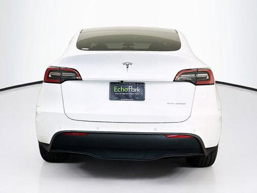 2022 Tesla Model Y Long Range Dual Motor All-Wheel Drive