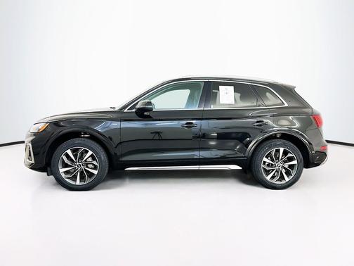 Mythos Black Metallic 2023 Audi Q5 45 S line Premium
