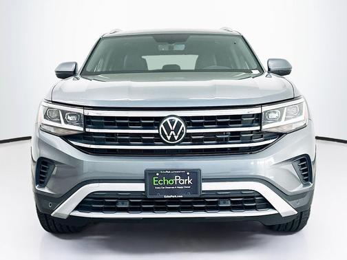 Platinum Gray Metallic 2022 Volkswagen Atlas Cross Sport 3.6L V6 SE w/Technology