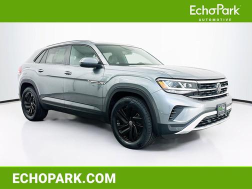 Platinum Gray Metallic 2022 Volkswagen Atlas Cross Sport 3.6L V6 SE w/Technology