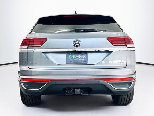 Platinum Gray Metallic 2022 Volkswagen Atlas Cross Sport 3.6L V6 SE w/Technology