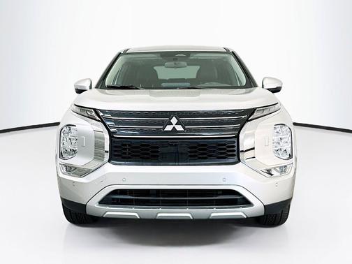 Alloy Silver Metallic 2024 Mitsubishi Outlander SE S-AWC