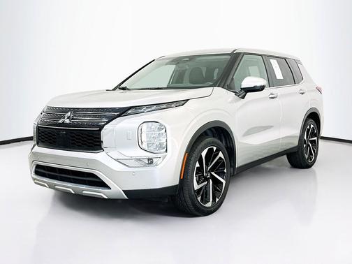Alloy Silver Metallic 2024 Mitsubishi Outlander SE S-AWC