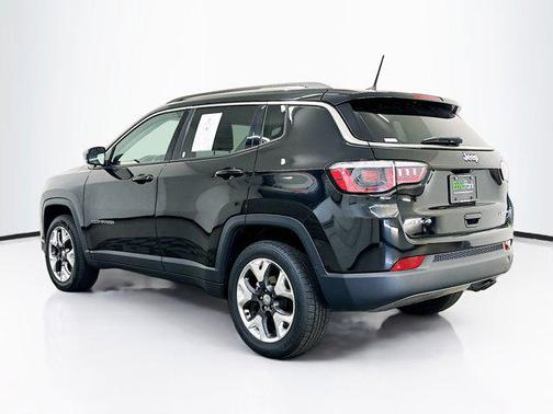Diamond Black Crystal Pearlcoat 2018 Jeep Compass Limited