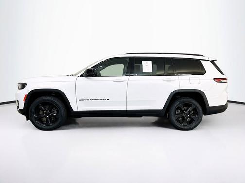 Bright White Clearcoat 2022 Jeep Grand Cherokee L Altitude