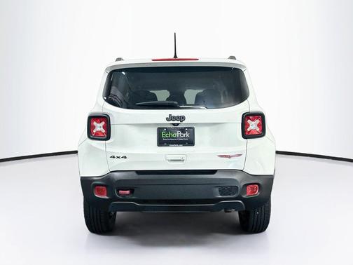 Alpine White Clearcoat 2019 Jeep Renegade Trailhawk