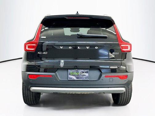 2025 Volvo XC40 B5 Plus Bright Theme
