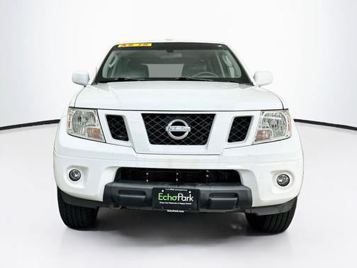 Avalanche White 2009 Nissan Frontier PRO-4X Crew Cab