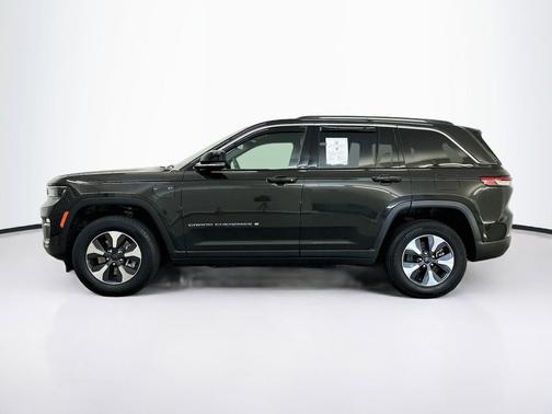 Rocky Mountain Pearlcoat 2023 Jeep Grand Cherokee 4xe Base