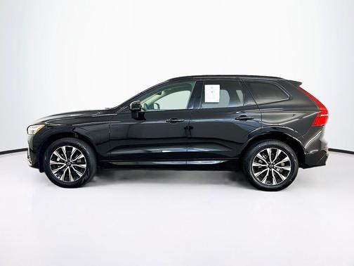 Onyx Black Metallic 2025 Volvo XC60 B5 Core