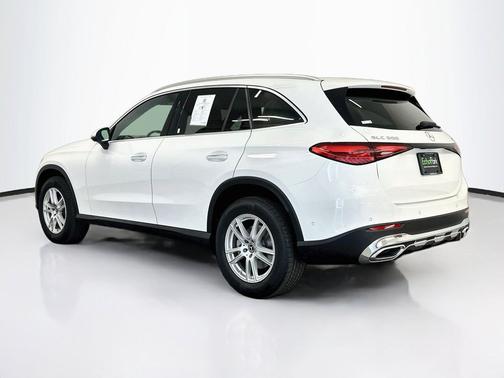 Polar White 2025 Mercedes-Benz GLC 300 4MATIC