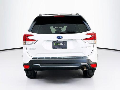 Crystal White Pearl 2019 Subaru Forester Premium