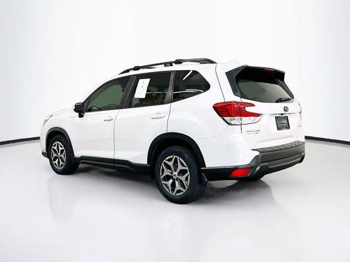 Crystal White Pearl 2019 Subaru Forester Premium