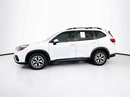 Crystal White Pearl 2019 Subaru Forester Premium
