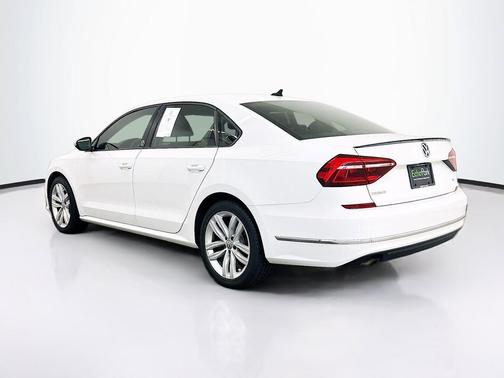 Deep Black Pearl 2019 Volkswagen Passat 2.0T Wolfsburg Edition
