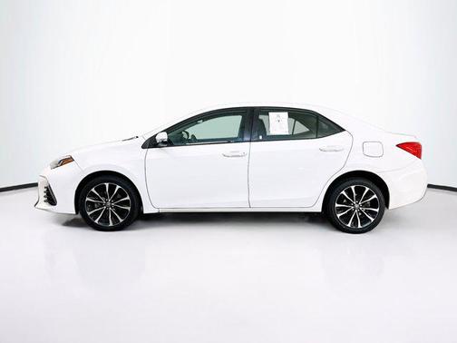 Super White 2018 Toyota Corolla SE