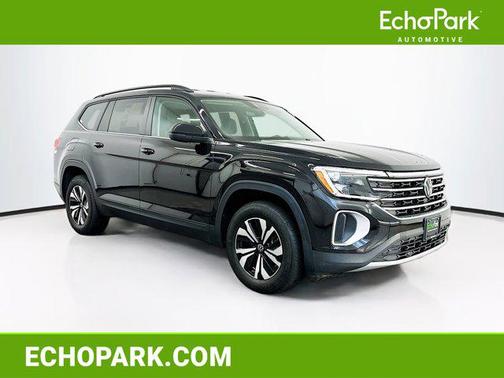 Deep Black Pearl 2024 Volkswagen Atlas 2.0T SE