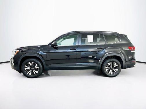 Deep Black Pearl 2024 Volkswagen Atlas 2.0T SE