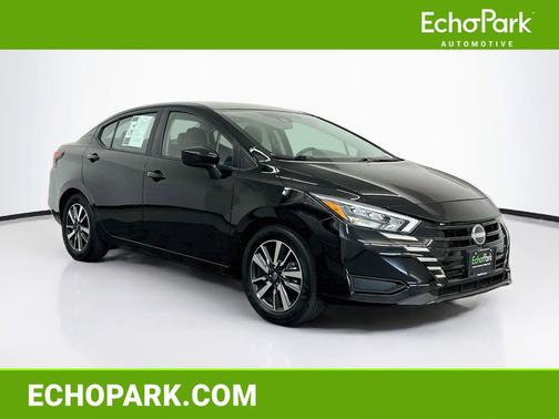 Super Black 2025 Nissan Versa 1.6 SV