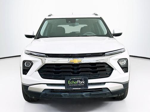 Summit White 2025 Chevrolet Trailblazer LT