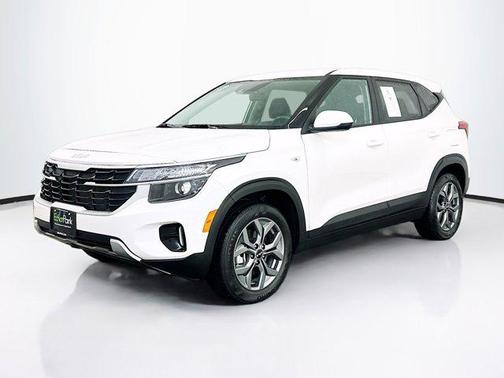 Snow White Pearl 2026 Kia Seltos LX