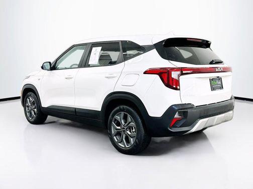 Snow White Pearl 2026 Kia Seltos LX