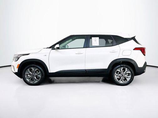 Snow White Pearl 2026 Kia Seltos LX