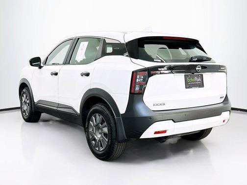 2025 Nissan Kicks S