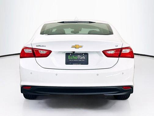 Summit White 2024 Chevrolet Malibu FWD 1LT