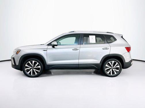 Pyrite Silver Metallic 2022 Volkswagen Taos 1.5T SE