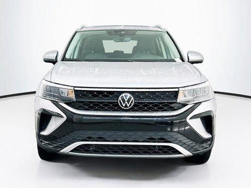 Pyrite Silver Metallic 2022 Volkswagen Taos 1.5T SE