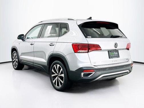 Pyrite Silver Metallic 2022 Volkswagen Taos 1.5T SE