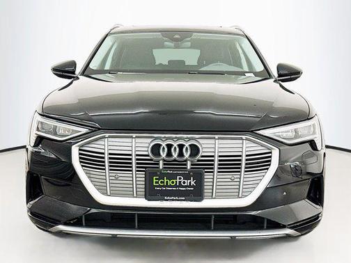 2021 Audi e-tron Premium