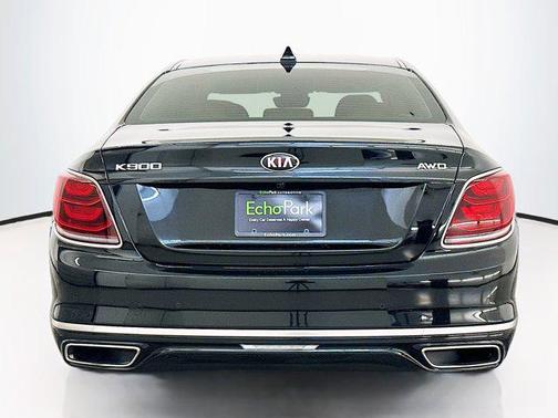 2020 Kia K900 Luxury