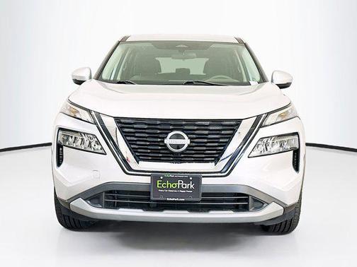 Brilliant Silver Metallic 2023 Nissan Rogue SV
