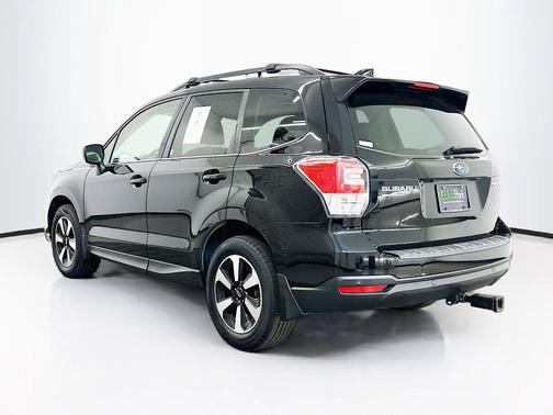 Crystal Black Silica 2018 Subaru Forester 2.5i Limited