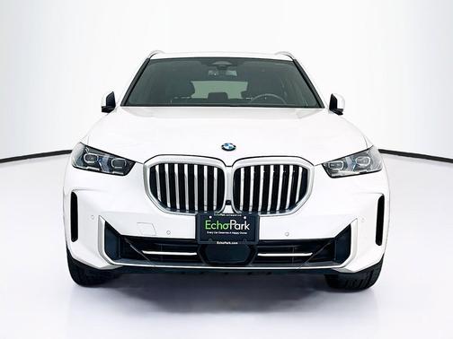 White 2024 BMW X5 xDrive40i